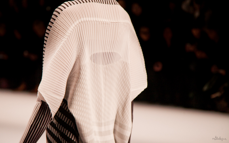 issey-miyake-winter-fall-2013-4
