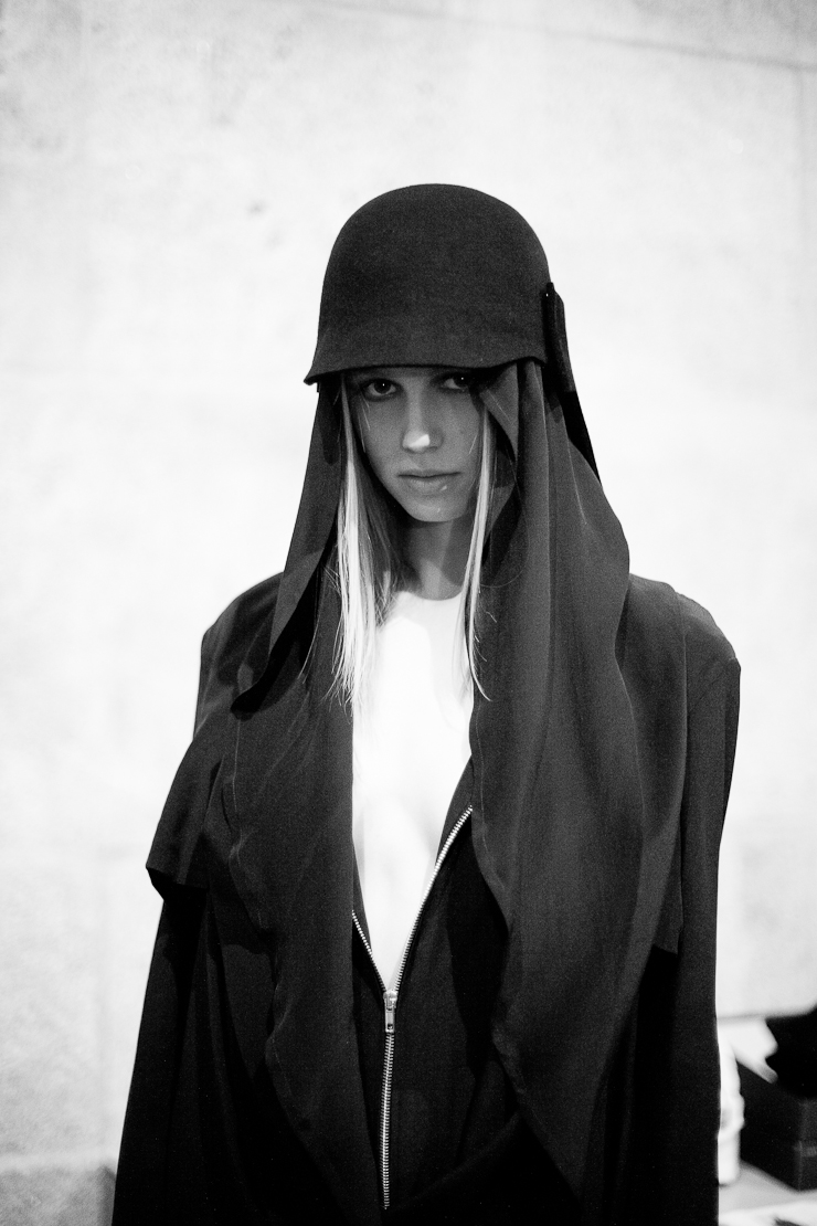 daniele-barros-backstage-3