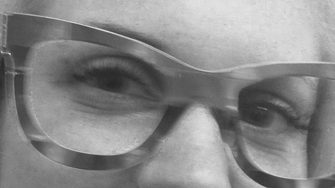 Britta Uschkamp shine in Pappbrille