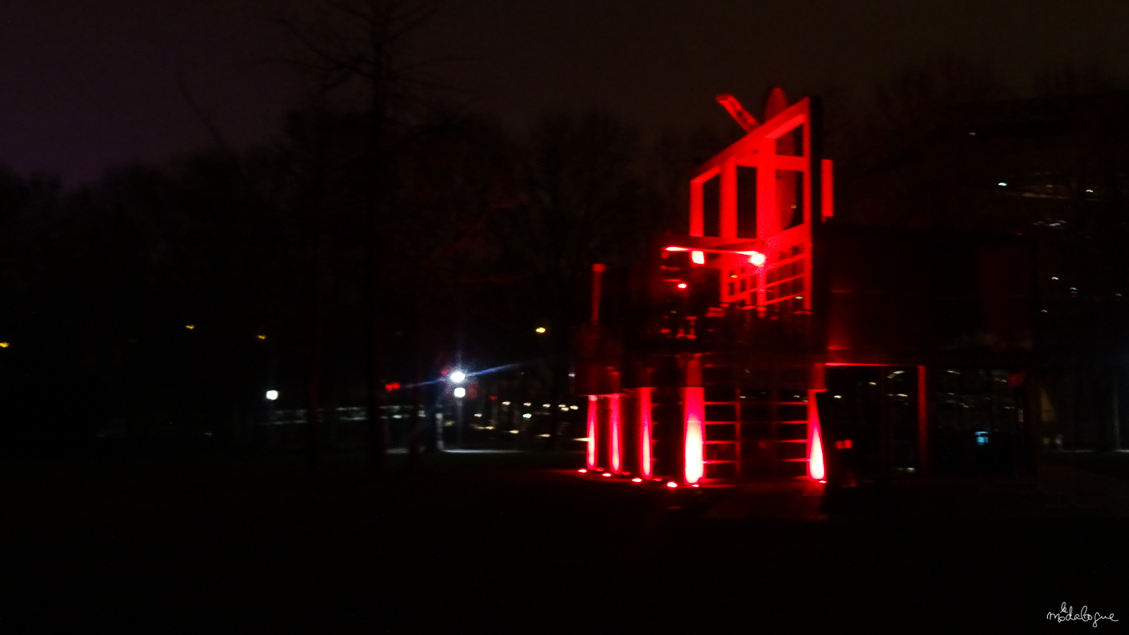 Typologie industrielle en rouge et noir