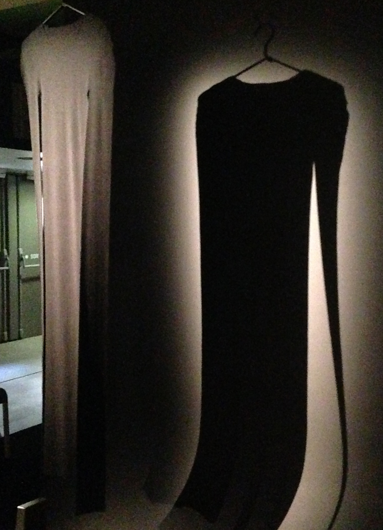 apoc-issey-miyake-gaite-lyrique