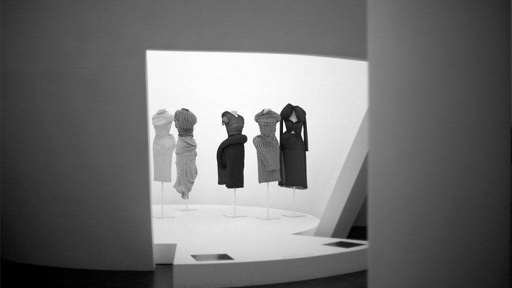 ON A VU ÇA: REI KAWAKUBO/COMME DES GARÇONS, MET 5TH AVENUE, PARTIE&nbsp;1