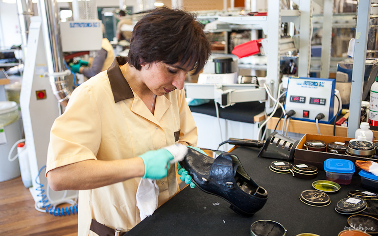 louis-vuitton-venise-manufacture-25