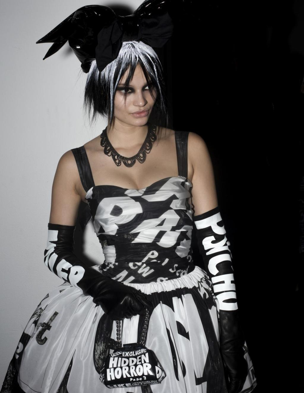 JEREMY SCOTT X ALEKSANDRA MIR