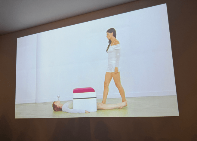 Projection vidéo lors du lancement de CARA Magazine #3 à la galerie Au Roi, Paris